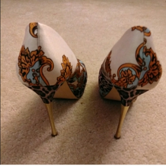 International Concepts  Heels - Picture 3 of 4